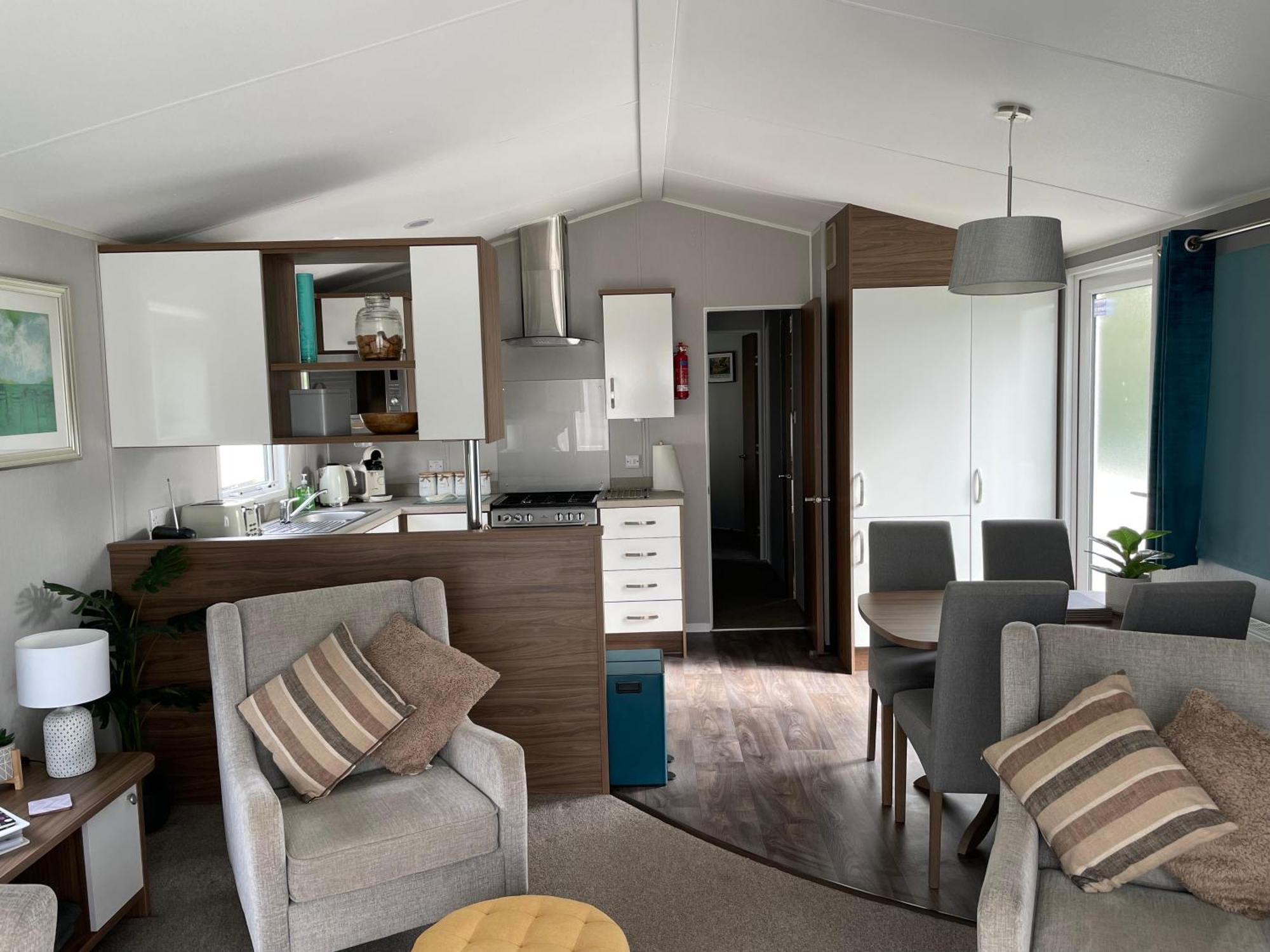 6 Berth Comfy Homely Caravan, Dog Friendly Belton with Browston Екстериор снимка